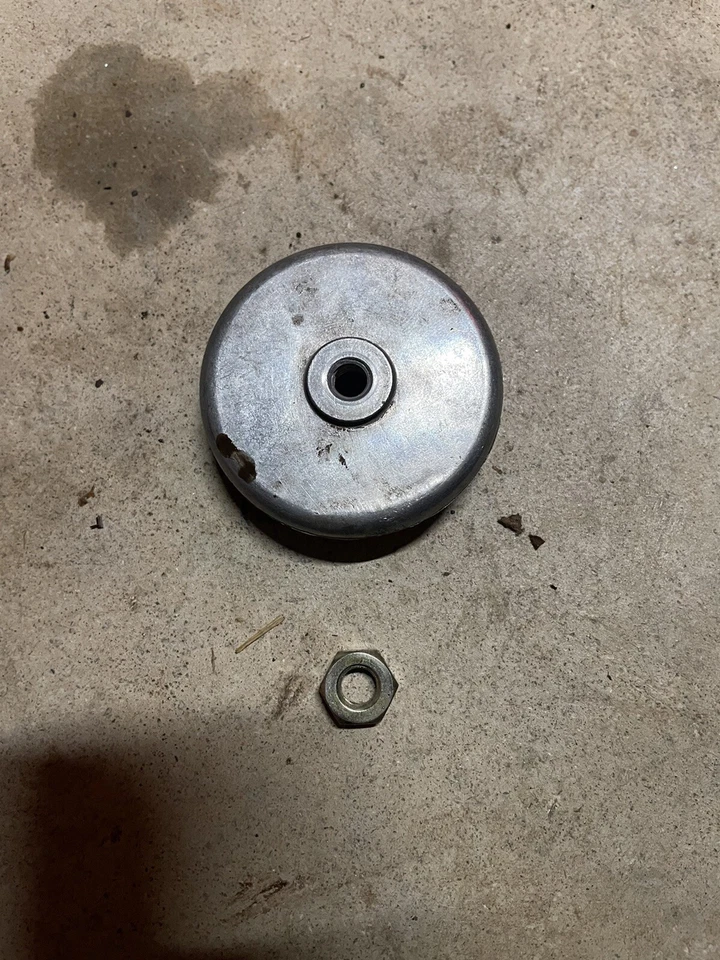 Cortadora de cuerda Shindaiwa T25 fabricante de equipos originales trinquete taza y tuerca Foto 2 de 2