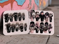 Emo, punk, stampa gotica sulle unghie
