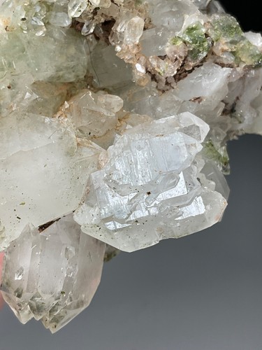 NEW FIND! QUARTZ WITH EPIDOTE FROM HAKKÂRI PROVINCE, TURKEY - Picture 16 of 16