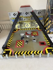Vintage Boxed BBC ROBOT WARS MINIBOTS BATTLE ARENA DROP ZONE 1998 LOGISTIX BBC