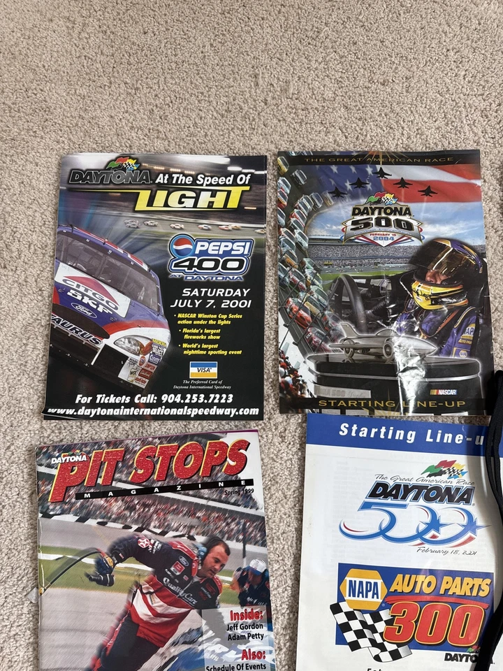 Lote de 500 recuerdos y coleccionables de Daytona de colección con artículos raros de NASCAR Foto 2 de 4