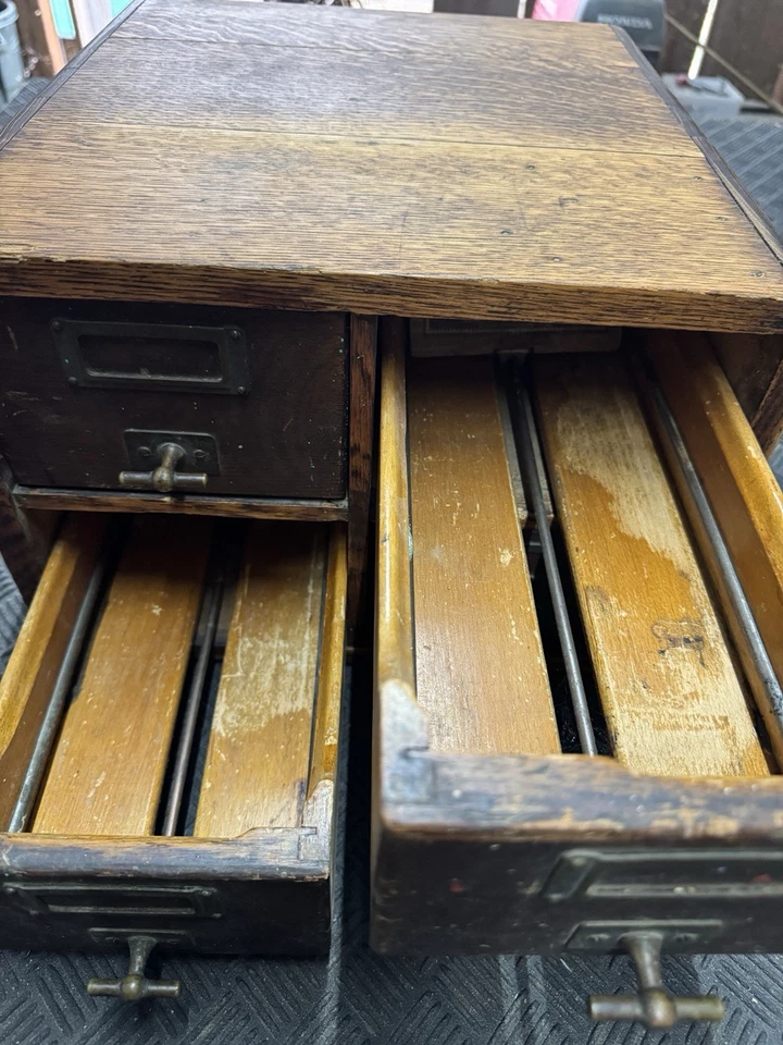 Macey 1900 Quarter Sawn Oak 4 Drawer Library Card File Cabinet - Handles Turn - Image 3 of 4