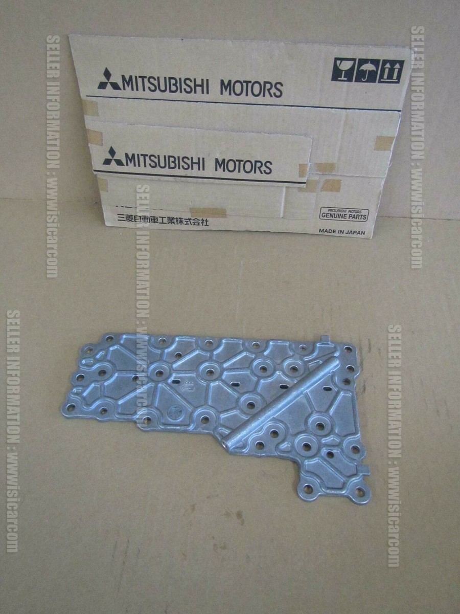 MITSUBISHI DELICA SPACE GEAR PD6W COVER,A/T VALVE BODY MR276846  