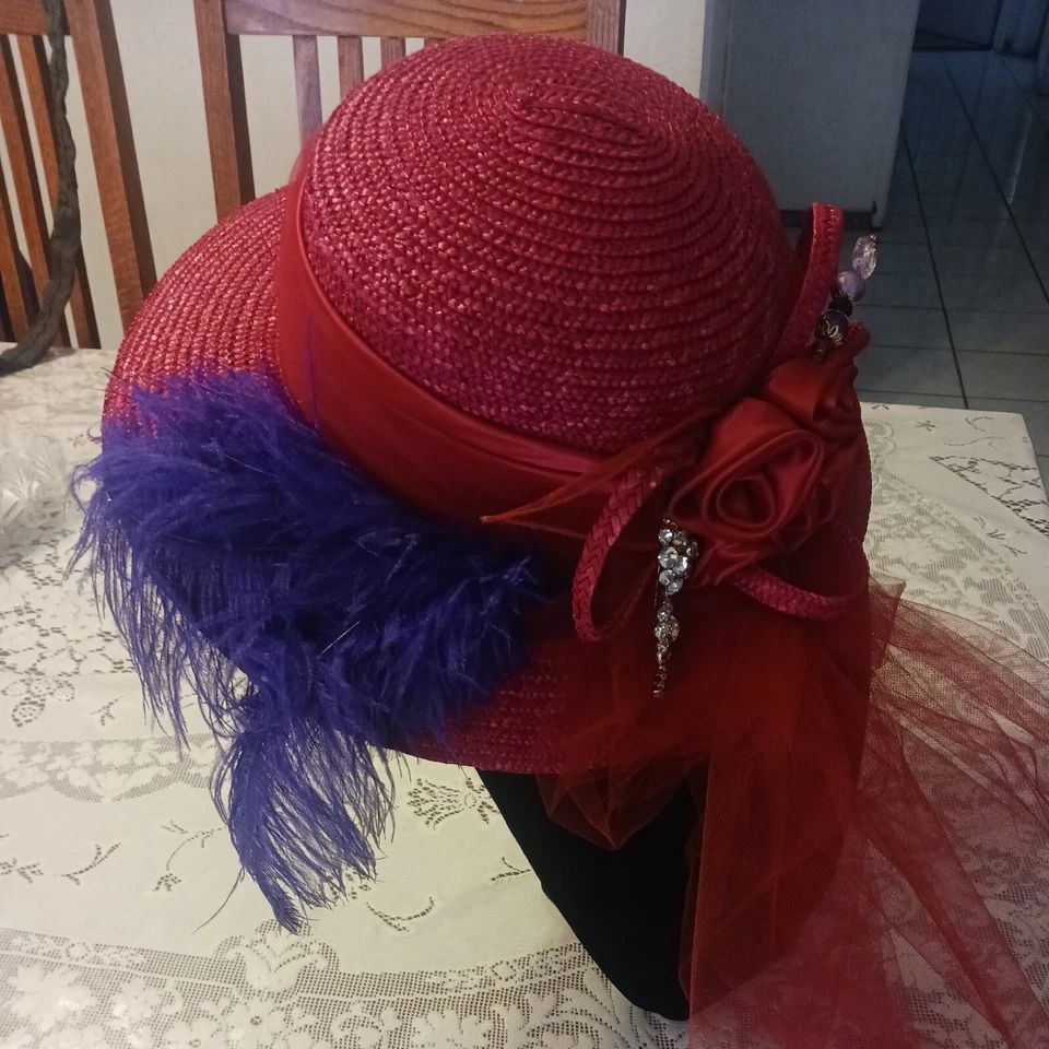 Sombrero de Iglesia Rojo Función de Boda Sombrero Floral Elegante Fedora Rosa Paja con Flor Derecha Foto 3 de 4