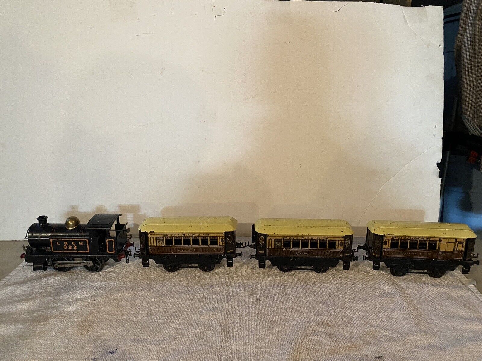 HORNBY MODEL TRAIN SETS HORNBY MODEL TRAIN SETS