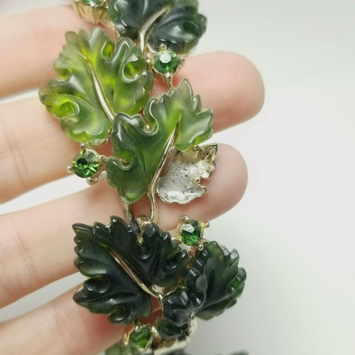 Set orecchini bracciale foglia lucite vintage Lisner, verde firmato, pezzo libro - Foto 5 di 10