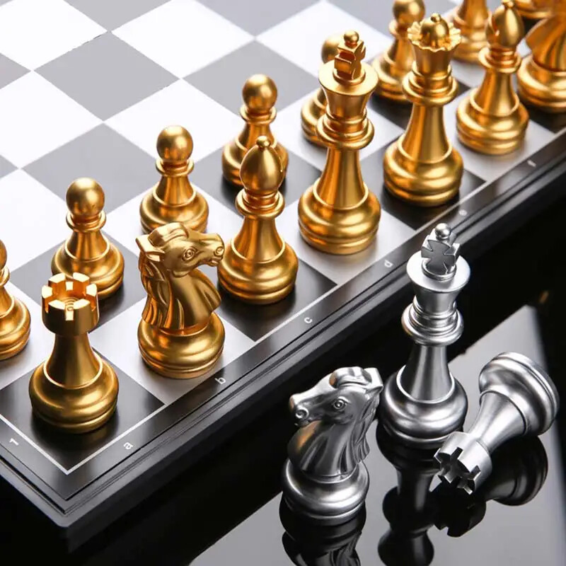 Chess Set With Chessboard 32 Gold Silver Chess Pieces