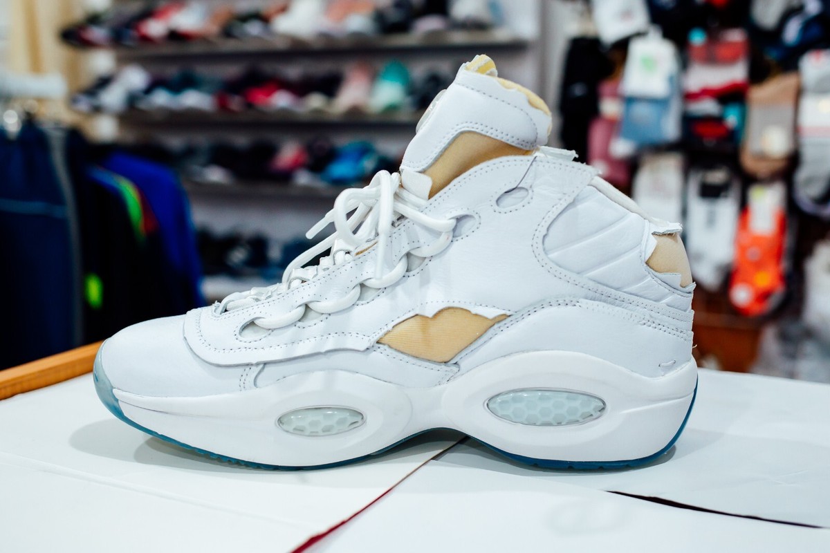 Size 9.5 - Reebok Maison Margiela x Question Mid Memory Of Size 9.5 - Reebok Maison Margiela x Question Mid Memory Of