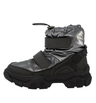 NEW IN THE BOX WOMEN S DESIGNER JOG DOG SNOW BOOTS, SIZE 40. Waterproof.