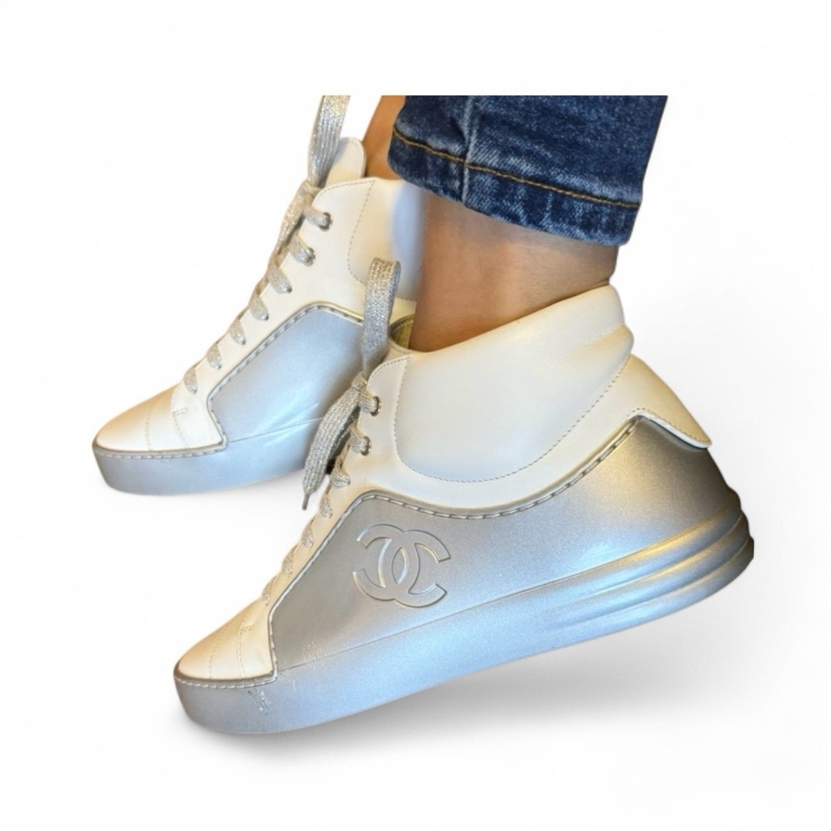 Chanel ホワイト スニーカー　39 Authentic Chanel White Metallic High Top Sneakers 39 IT | eBay