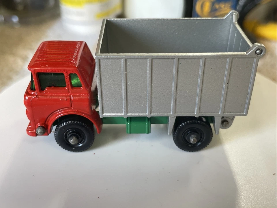 Matchbox #26C GMC Tipper Truck 1968 In Mint New Old Stock - Image 2 of 4