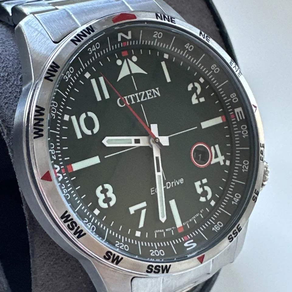 Reloj para hombre Citizen Eco-Drive AVION de acero inoxidable BM7551-50X X precio de venta sugerido por el fabricante $325 Foto 2 de 4