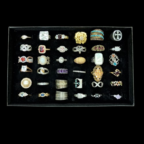 Konvolut 36 Modeschmuck Ringe verschiedene Größen, Stile & Steine