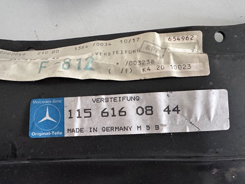 NUEVO NOS Mercedes W114 W115/8 suelo puente refuerzo piso puntal refuerzo OEM - Imagen 8 de 16