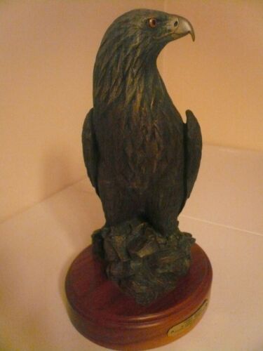 WHITETAIL EAGLE BRONZE FIGURINE STATUE JEFFREY WARDWELL SCULPTER NOBLE GRACE USA - Picture 1 of 12