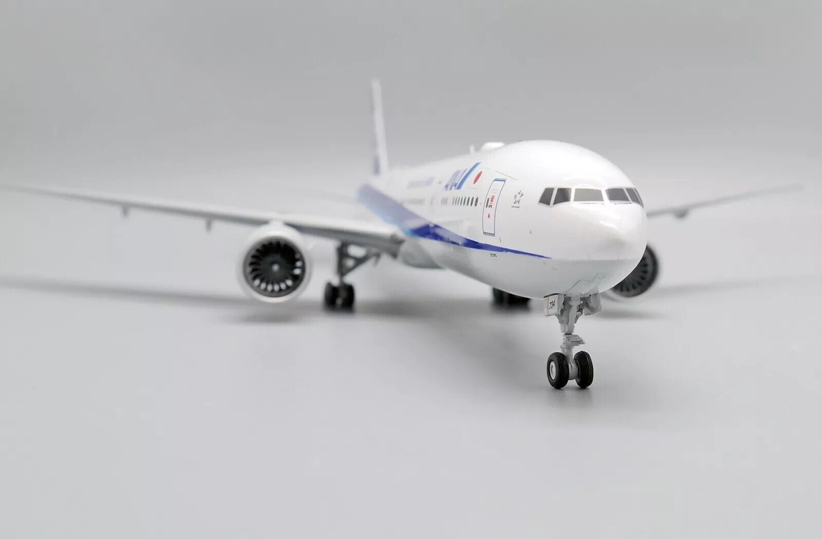 JC Wings 全日空 ANA 1:200 B777-300ER JA734A JC Wings 全日空 ANA 1:200 B777-300ER JA734A Amazon.com: ACE