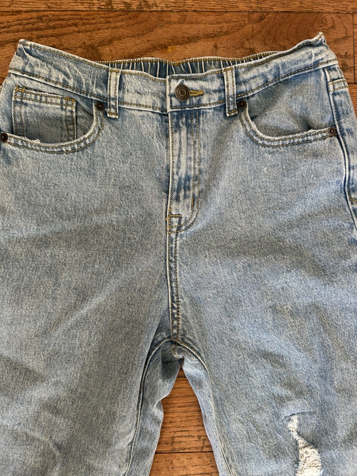 Picture 2 of 9