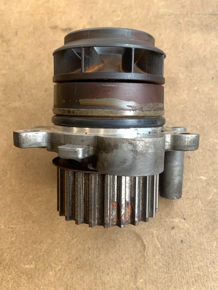 Bomba de agua motor Audi A4/A4 Quattro 2005-2009 2,0 L 06A121031 OEM Foto 2 de 4