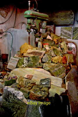 Foto 12x8 Moycullen - Connemara Marble Factory - Marmorproben & Maschine c2013