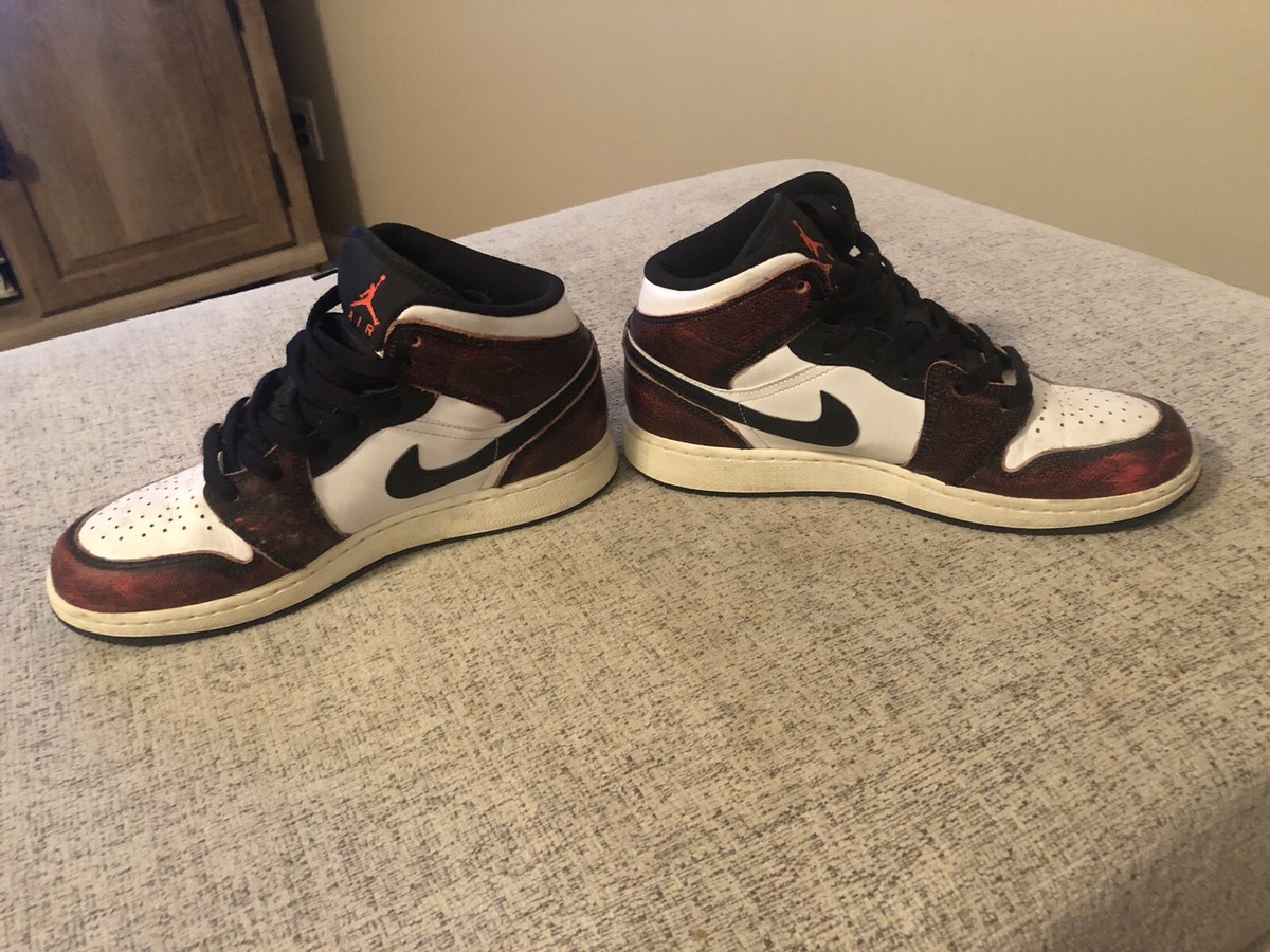 Nike Air Jordan Retro 1 Mid SE GS Wear Away Black Infrared 