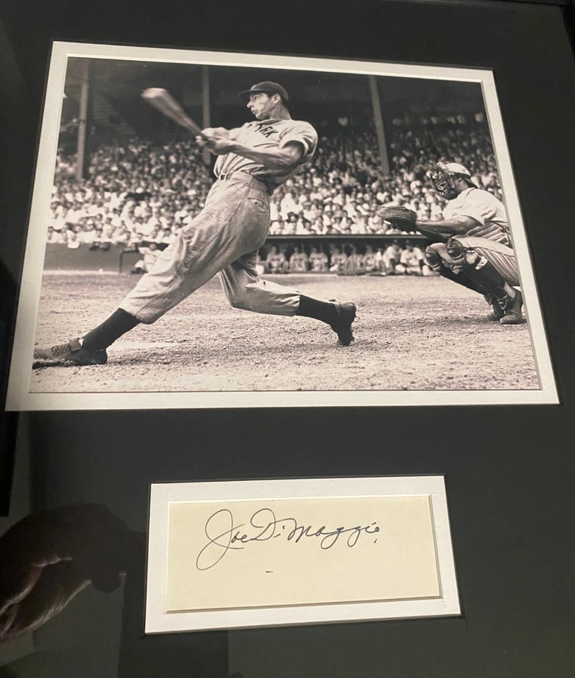 Yankees JOE DIMAGGIO rare 1-of-a-kind 18x22 Framed Signature/Photo JSA Certified - Image 4 of 4