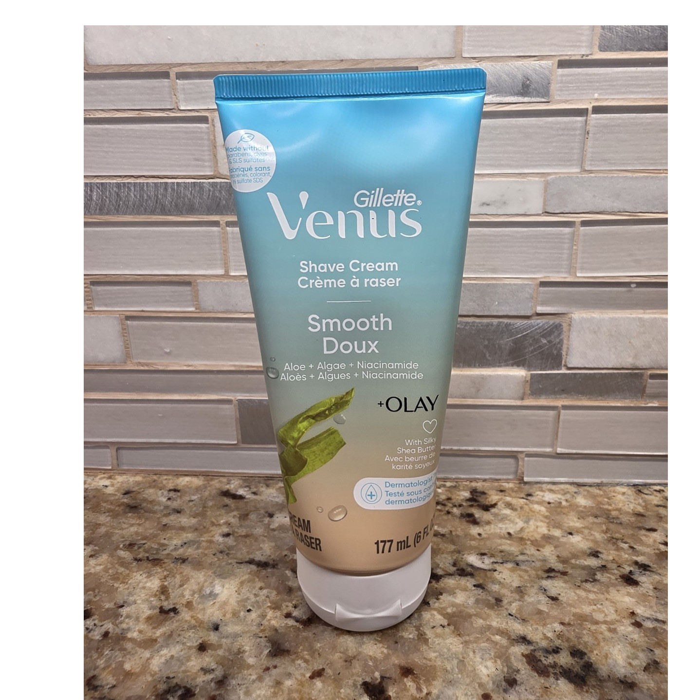 Gillette Venus Smooth Shave Cream with Olay Aloe for Sensitive Skin 177 mL