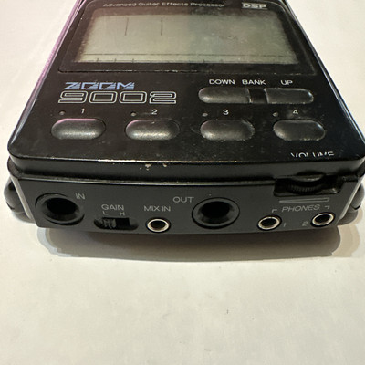 Zoom 9002 Vintage Advanced Guitar Effects Processor - Great