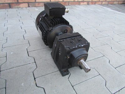 SEW-EURODRIVE R37 DT90S4/TF 01.3067367801.0001.01 Zylindergetriebemotor 