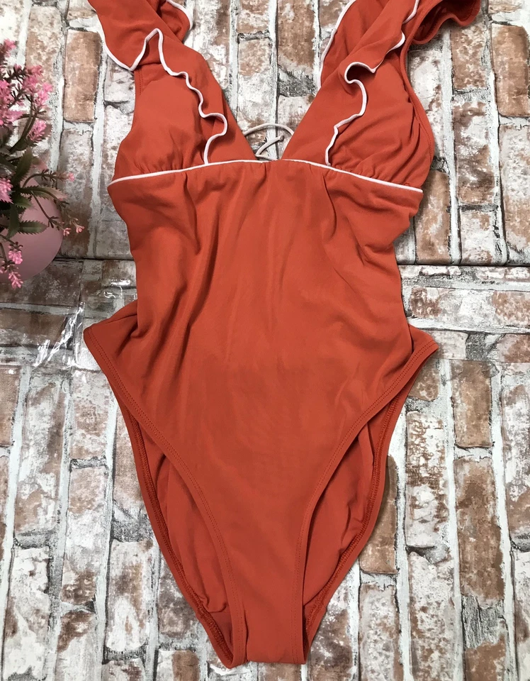 Traje de baño de una pieza Robin Piccone con volantes en V profunda para mujer 8 Naranja Ligeramente acolchado Foto 3 de 4