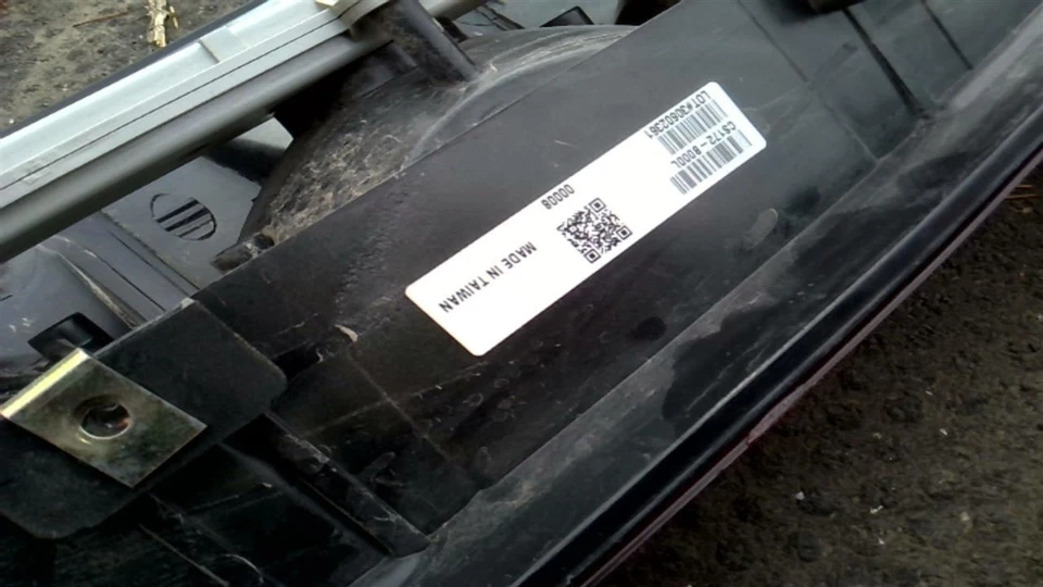 Luz trasera RAM3500 2006 31237682 Foto 2 de 4