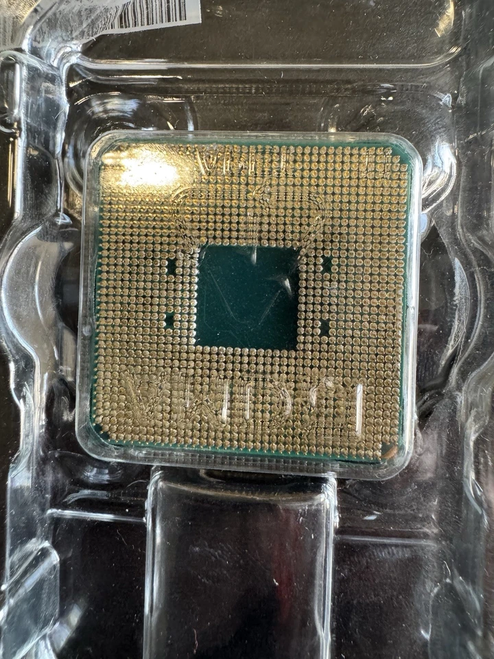 CPU AMD Ryzen 7 1800X 8 núcleos 16 hilos, 3,6 GHz/4 GHz Boost, Socket AM4 Foto 4 de 4