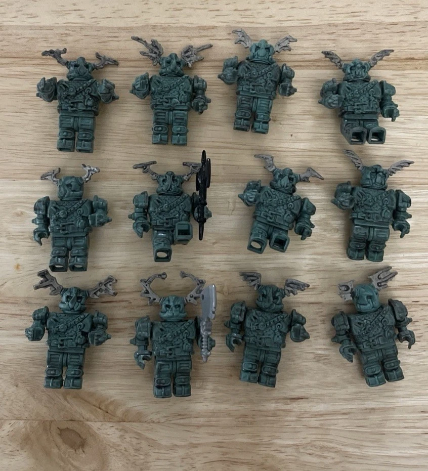 Lote de figuras Mega Bloks Krystal Wars Caballeros Orcos. 2 armas con hacha. Usado Foto 2 de 2