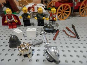 LEGO 7188 Kingdoms Castle King's Carriage Ambush With Minifigures & Instructions