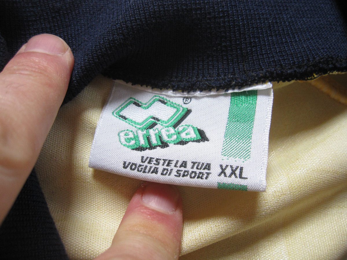 Maillot AS Poissy Football porté #16 Errea Ile de France vintage Jaune