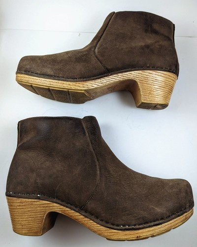 Dansko Maria Taupe milled nubuck pull 