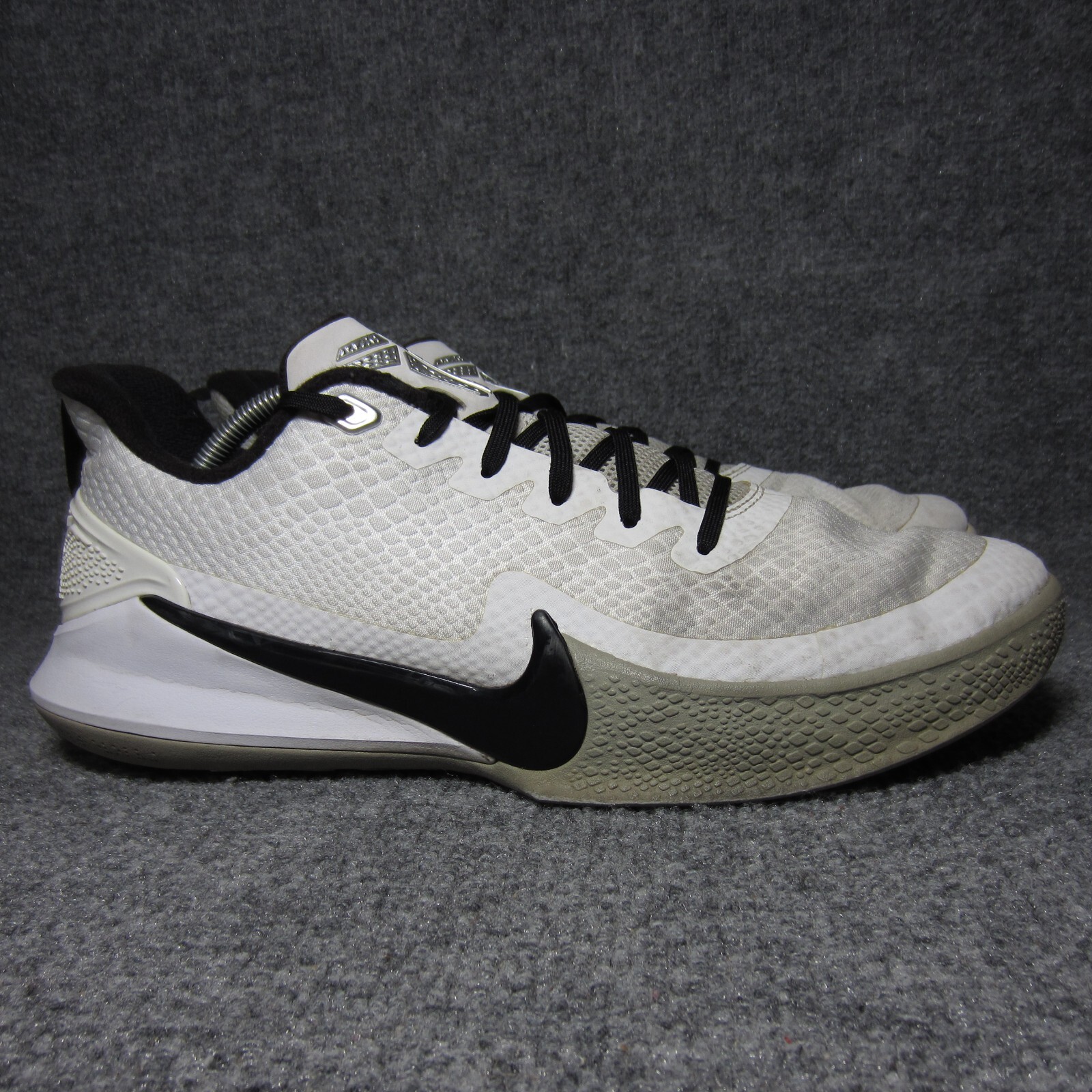 Nike Mamba Focus TB Men's Size 11.5 White Wolf Grey Black Shoes AT1214-100