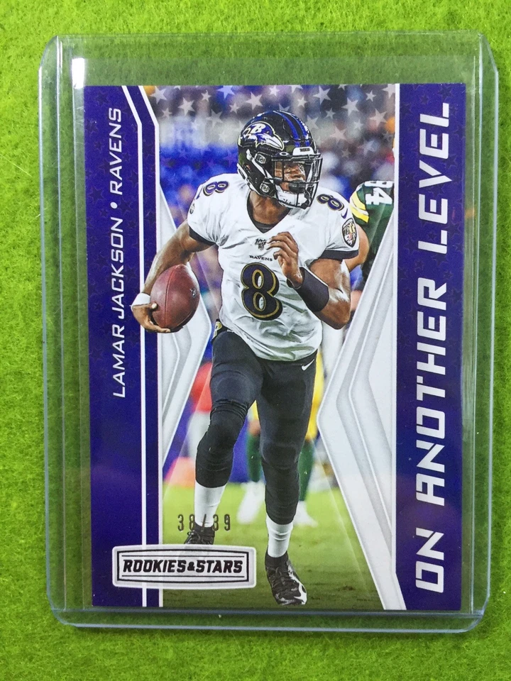 LAMAR JACKSON CARD JERSEY #8 RAVENS #/39 SSP INSERT 2019 Panini Rookies & Stars - Image 4 of 4