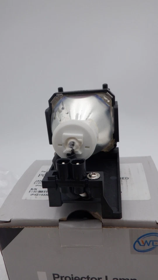 POA-LMP94 Lámpara de repuesto con carcasa para SANYO PLV-Z4 NUEVO en caja abierta Foto 4 de 4