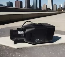 Pelco MC3600H-2 Security Black & White Camera 570TVL 3.5-8mm DSP NTSC 24VAC NEW!