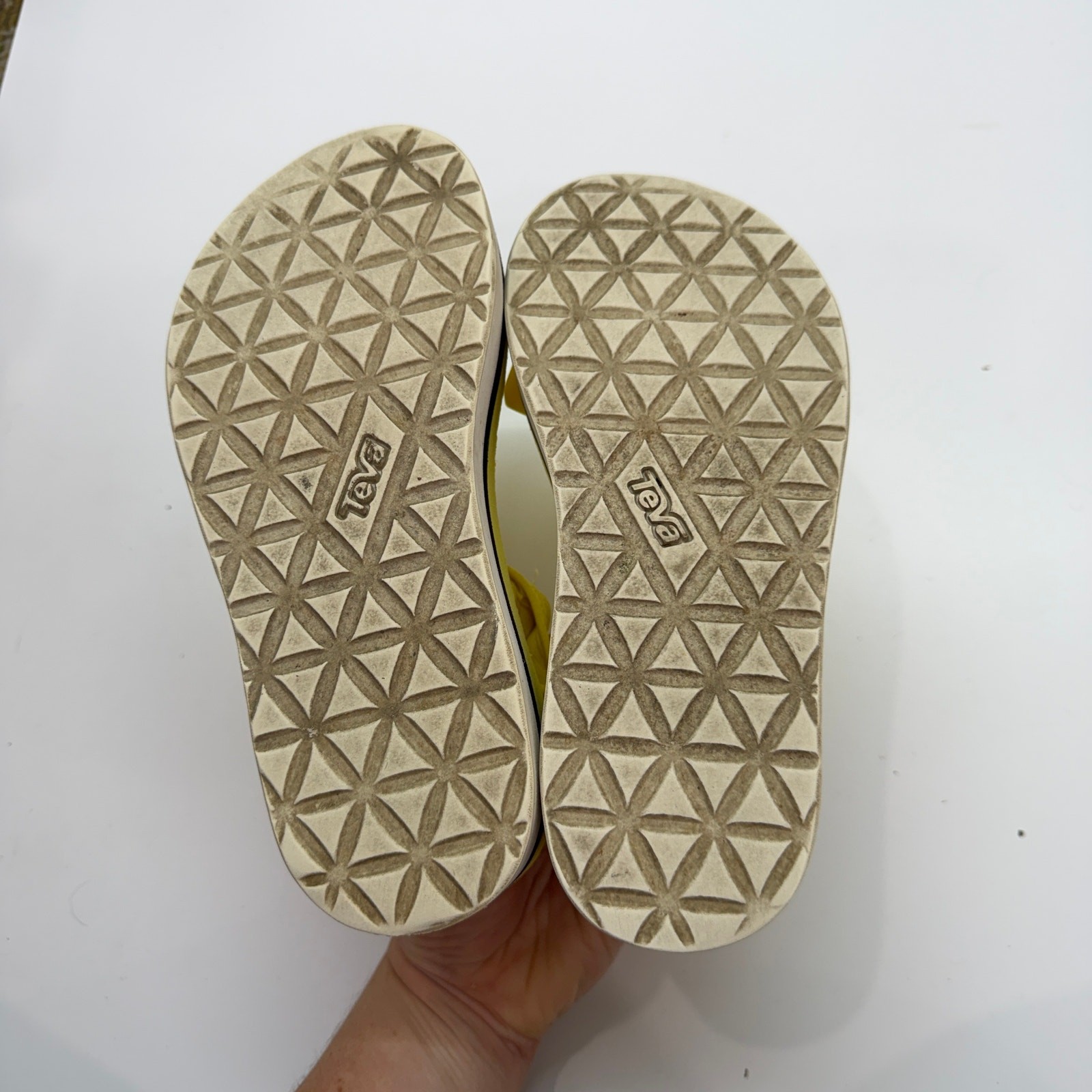 Teva Flatform Universal Mesh Sandal 6 Yellow Platform Strappy Granola Outdoor image 6