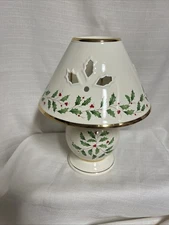 Lenox Holly Berry Holiday Candle Lamp 10 in. - NEW