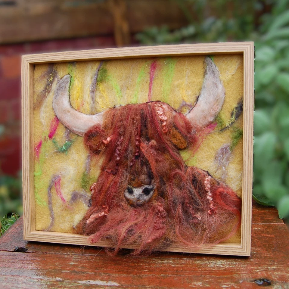 Cuadro enmarcado de fieltro con aguja - Highland Cow Foto 3 de 4