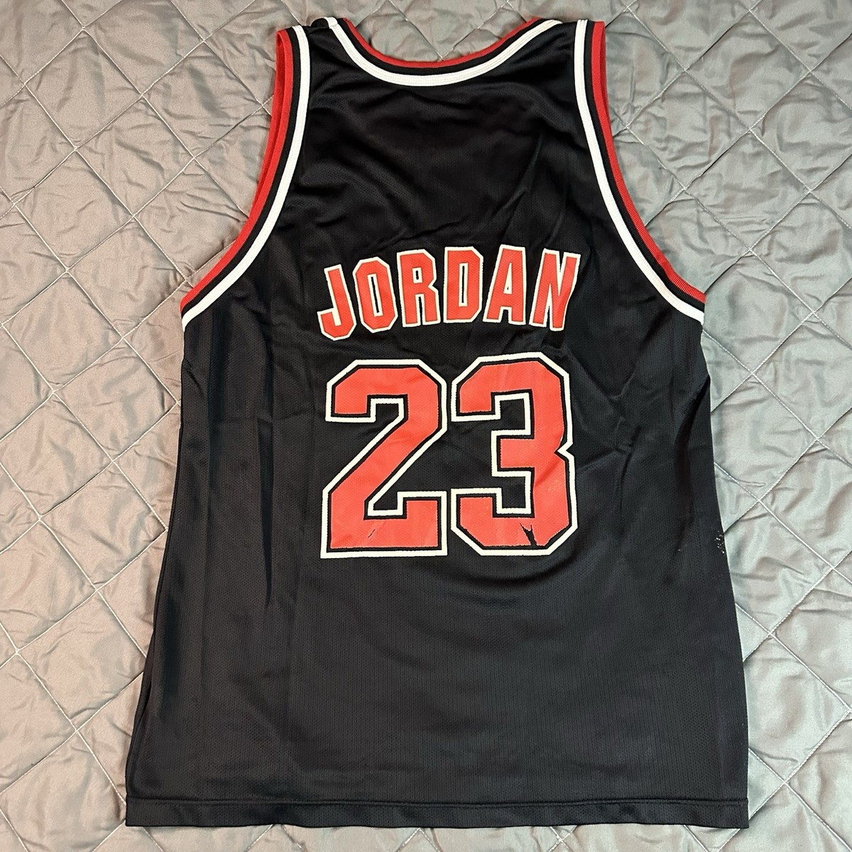 VINTAGE Champion Chicago Bulls Jersey Mens Size 48 Black Red