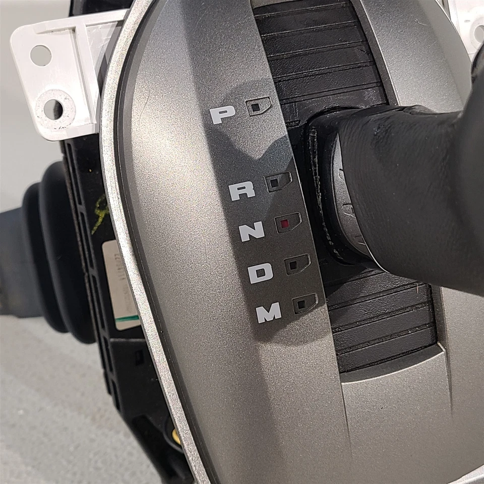 10-15 Camaro Ss Floor Shifter Automatic Transmission Aa7373 - Image 2 of 4