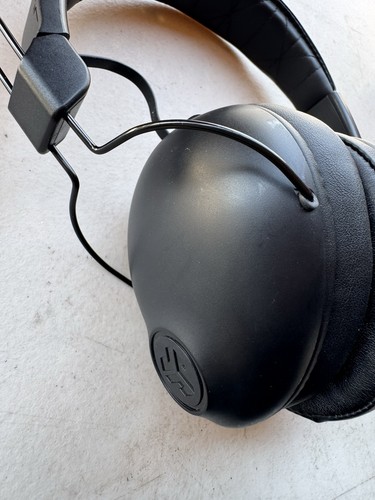 JLab Studio Pro Wireless Over-Ear Kopfhörer schwarz - Bild 2 von 9