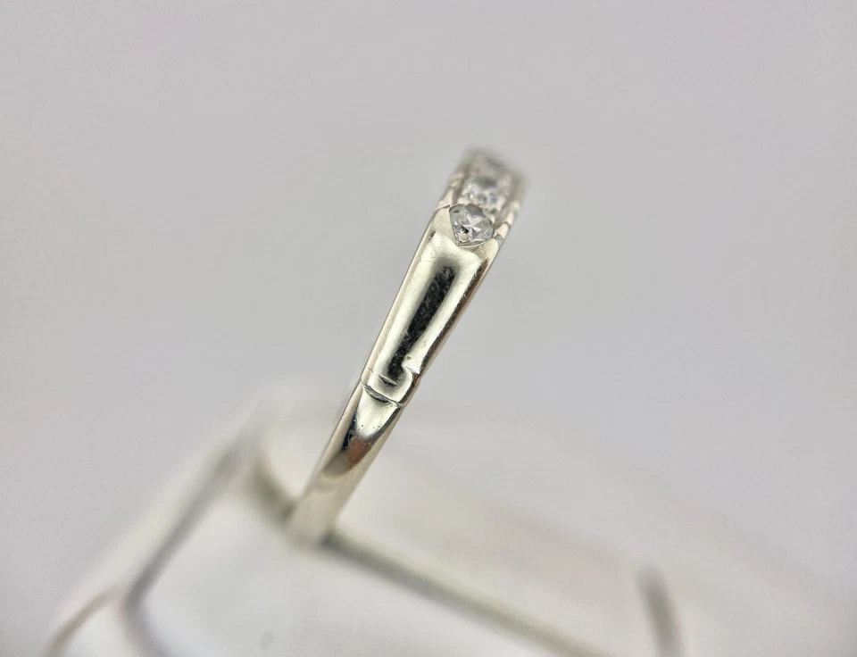 Alianza de boda Art Deco de oro blanco de 14k redonda de diamantes de corte único Foto 4 de 4