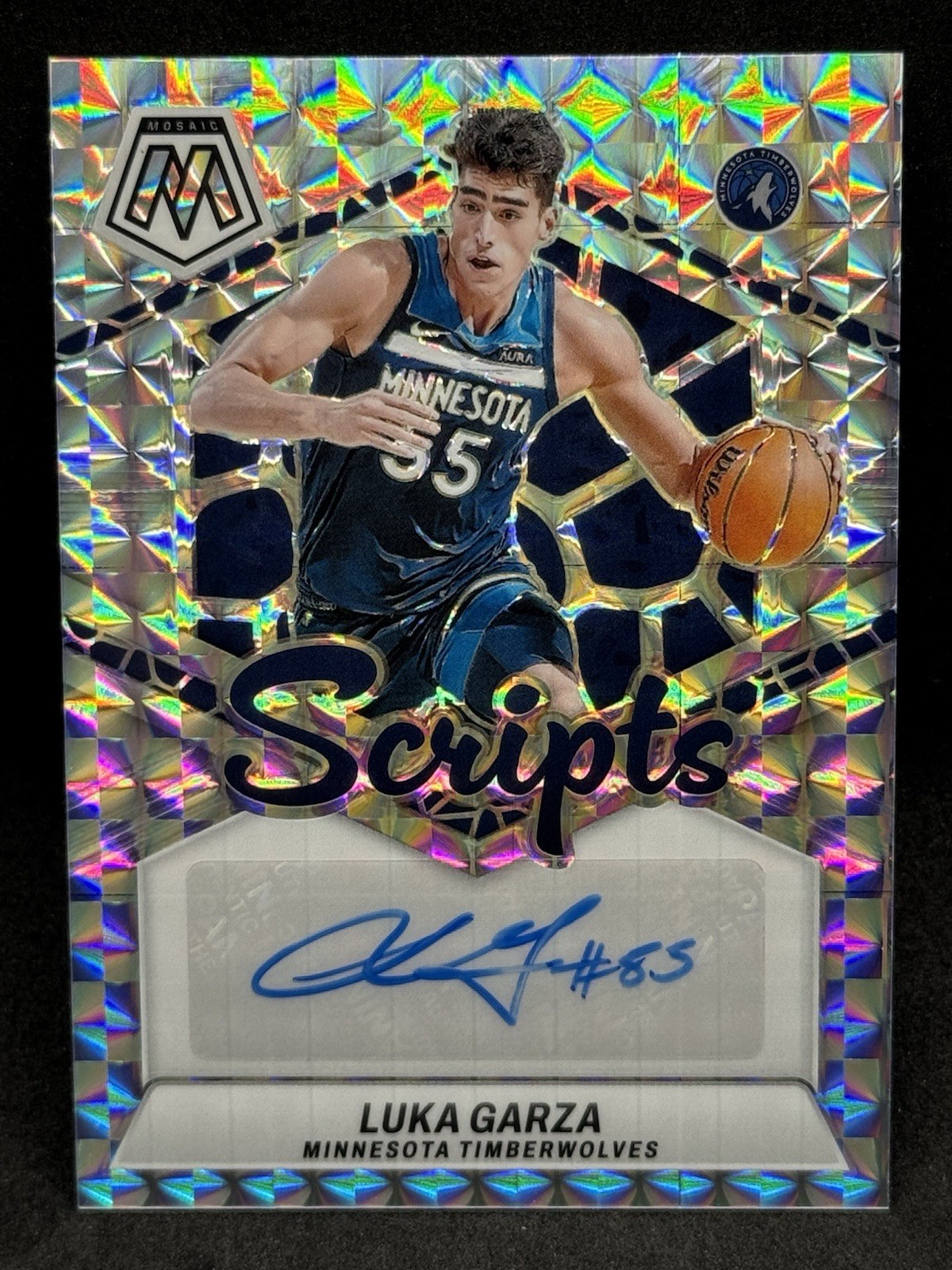 2023-24 Panini Mosaic #MS-GAR Luka Garza Scripts Mosaic Auto