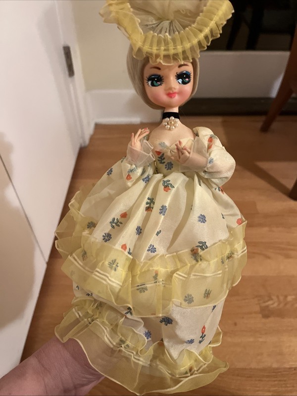 Vintage 1977 light Pastel Yellow Big Eye Bradley doll southern belle