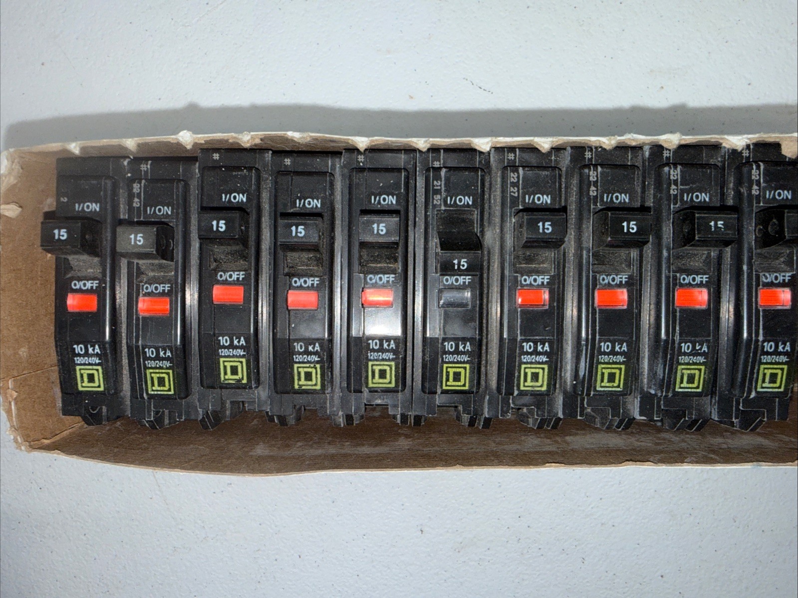 NEW LOT OF 10 SQUARE D 15 Amp Circuit Breaker QO115 Plug-In 1 Pole 120 Volt