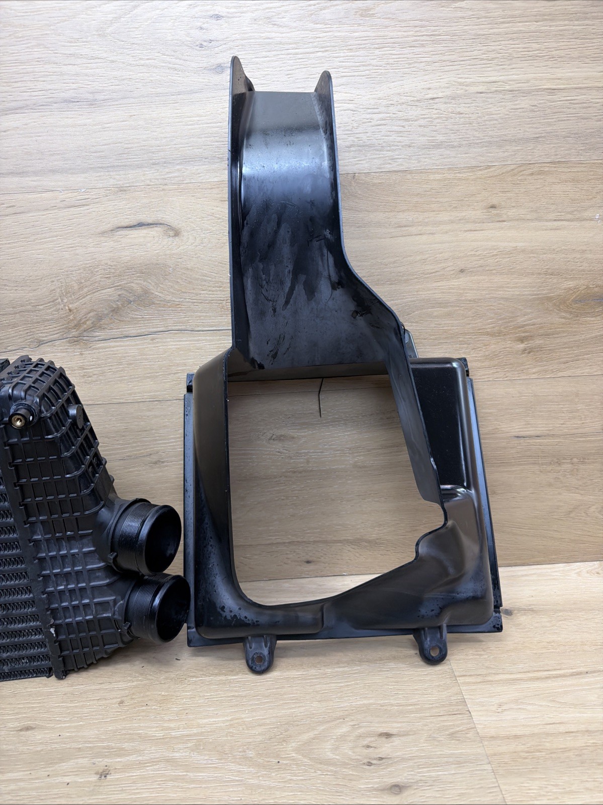🟢 14-18 Maserati Ghibli Left Front Side Intercooler Air Inlet Duct Shroud OEM🟢